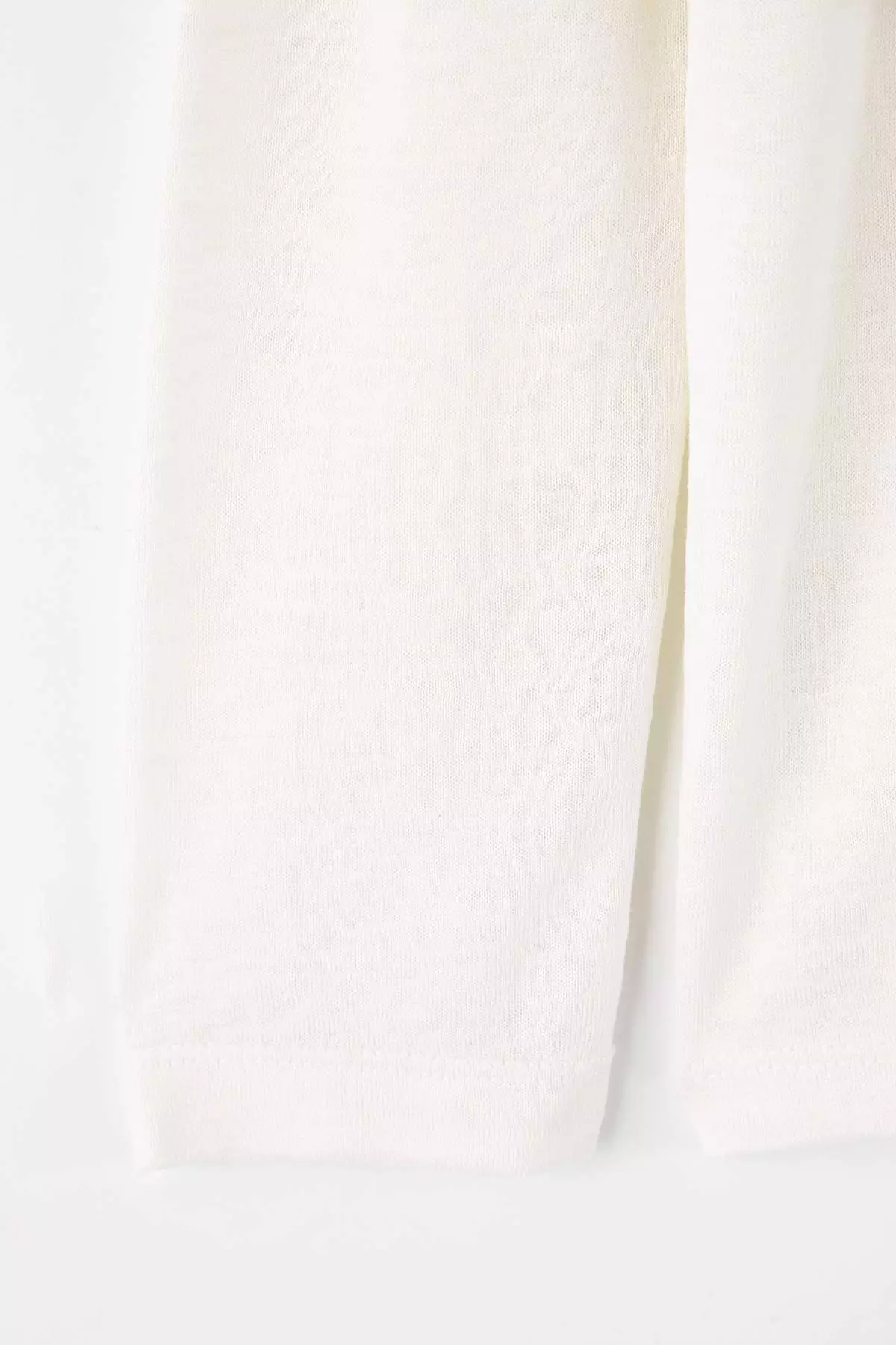 Wardrobe Essentials – Ecru Crew Neck Knit T-Shirt |