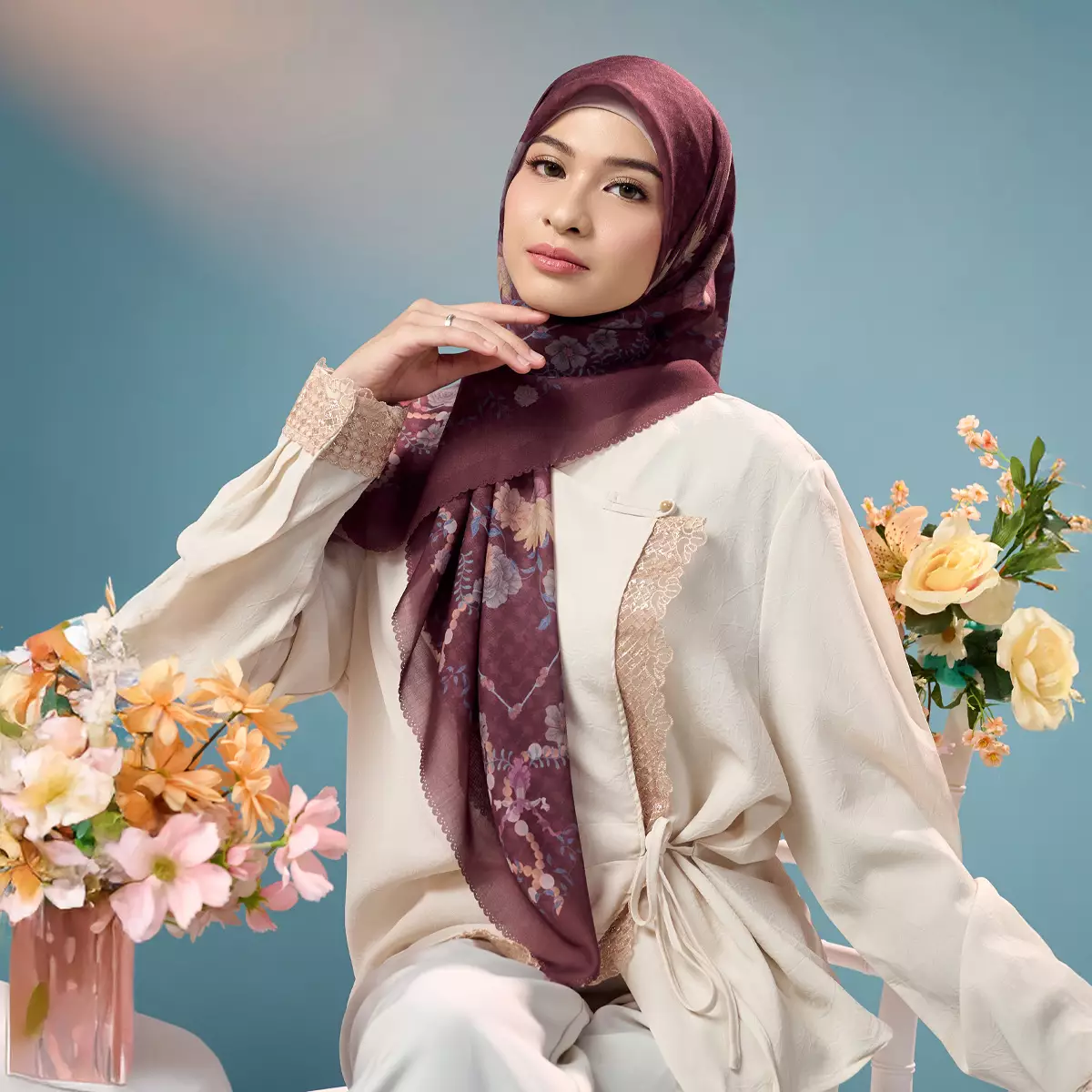 [INCLUDE HARD BOX] ZM Zaskia Mecca - Scarf Bunga Pertiwi Edisi Dewi Sartika Maroon | Material Voal Alaska Premium | Hijab Motif Segi Empat
