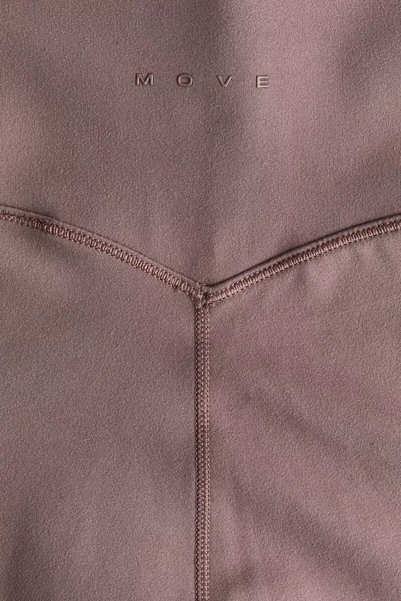 Pocket-detail sports leggings with SoftMove™