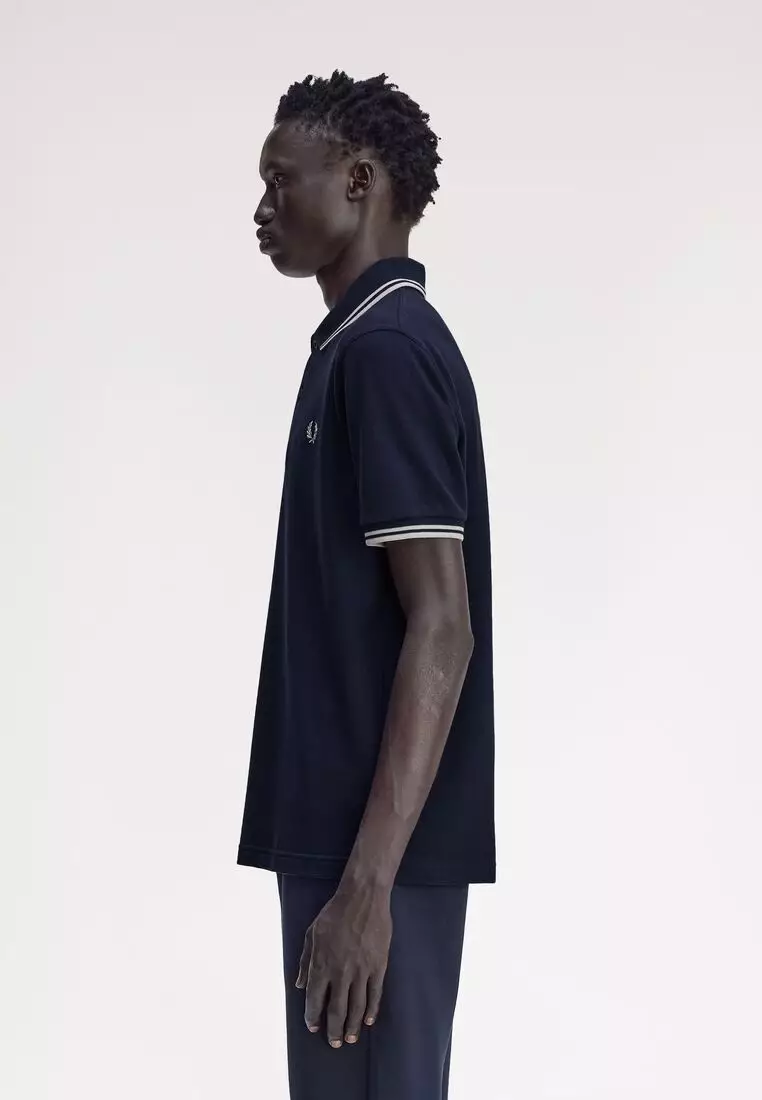 Fred Perry M12 Made in England Twin Tipped Fred Perry Shirt (Dark Carbon / Ecru / Ecru)