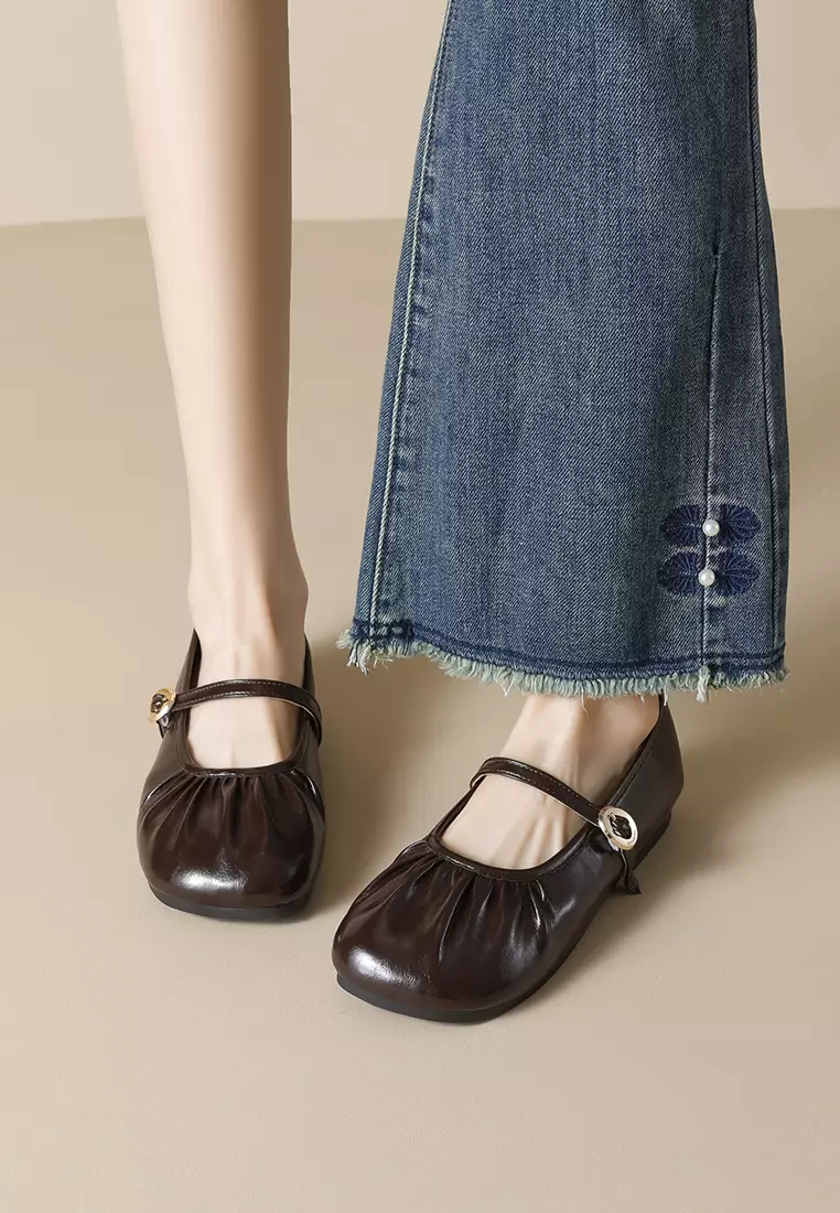 Needle Buckle Strap Pleated Mary Jane Shoes WW993-9