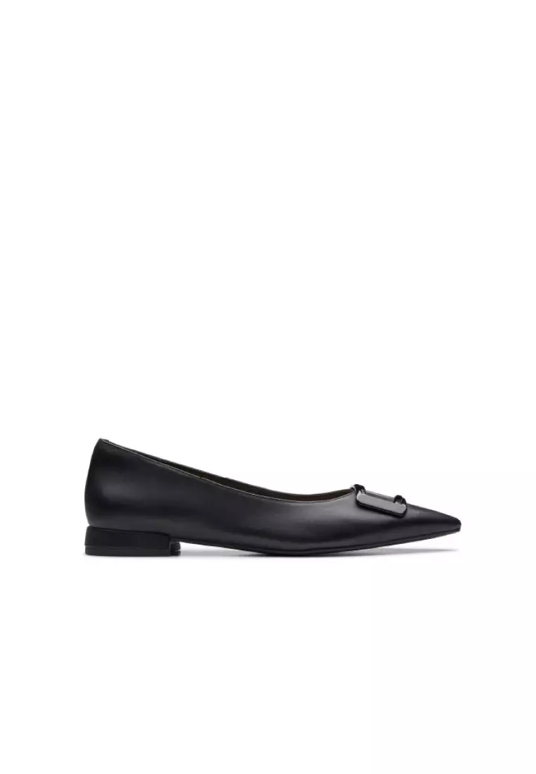 Clarks black outlet flat sandals