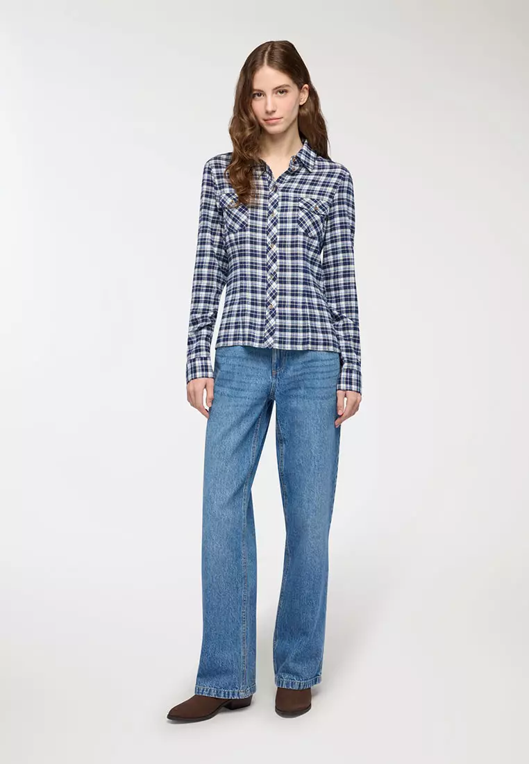 Woman Long-Sleeved Shirt