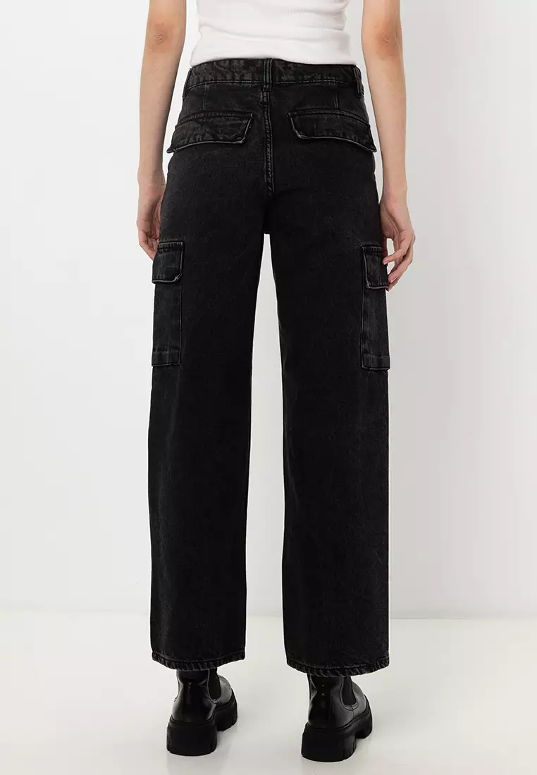 Wide Leg Cargo Jeans