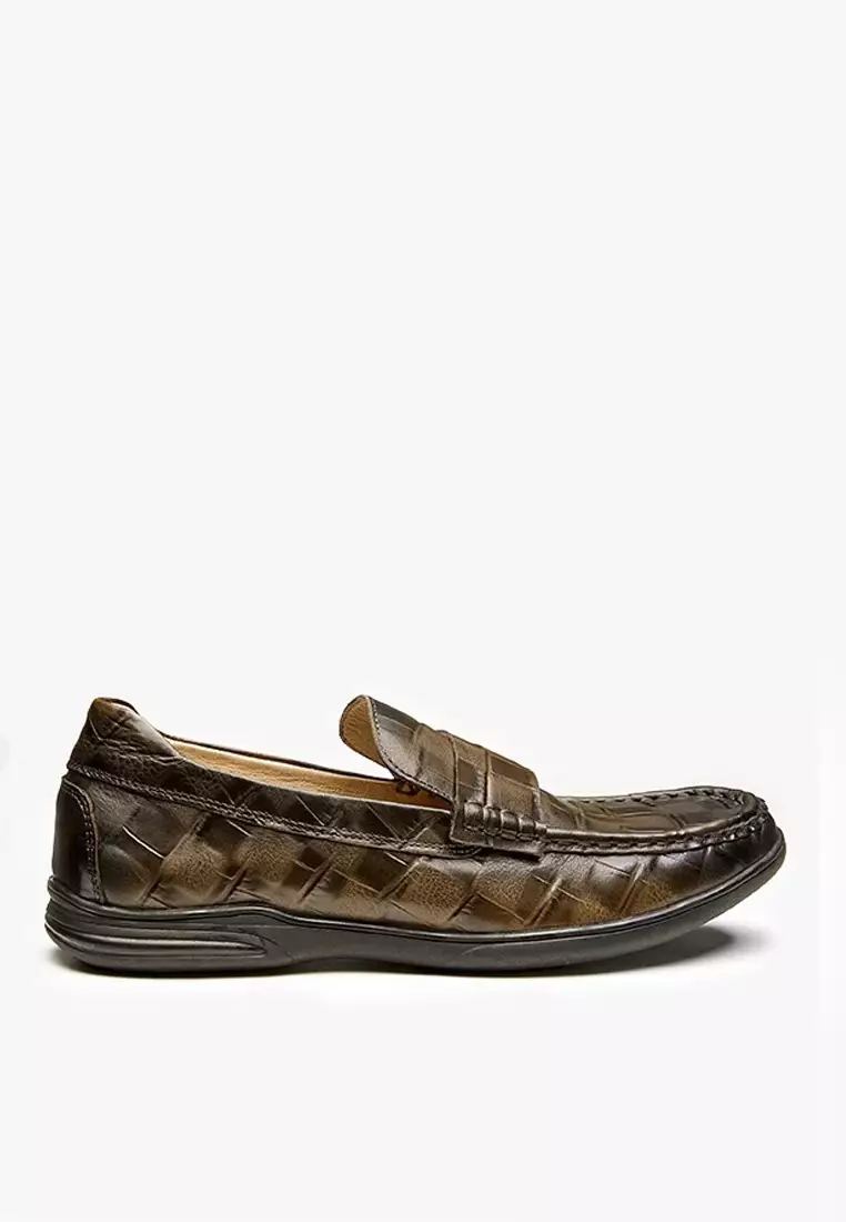 Discount on Twenty Eight Shoes  shoes - SKU: VANSA Crocodile Pattern Top Layer Cowhide Casual Shoes VSM-C6102