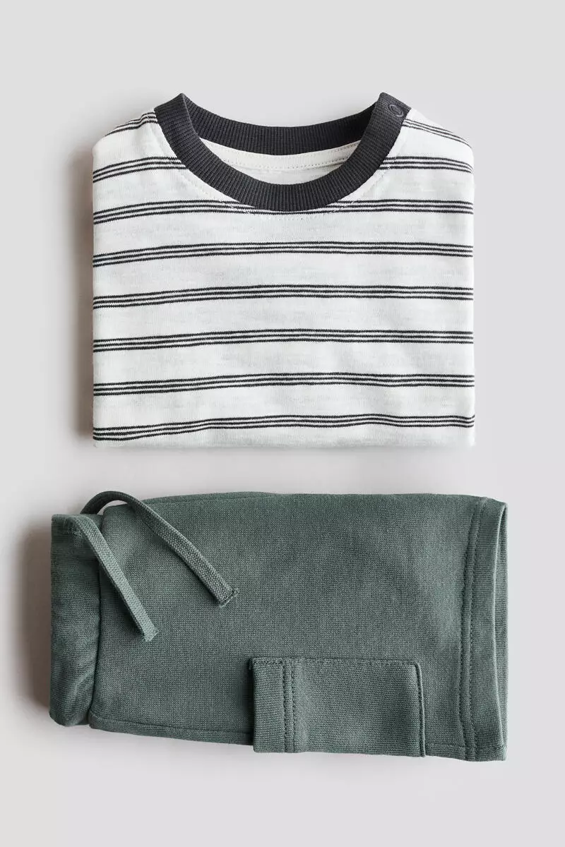 2-piece T-shirt and shorts set