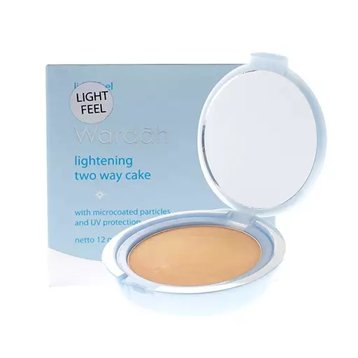 Wardah Lightening Two Way Cake Light Feel 01 Light Beige 12gr (144041)