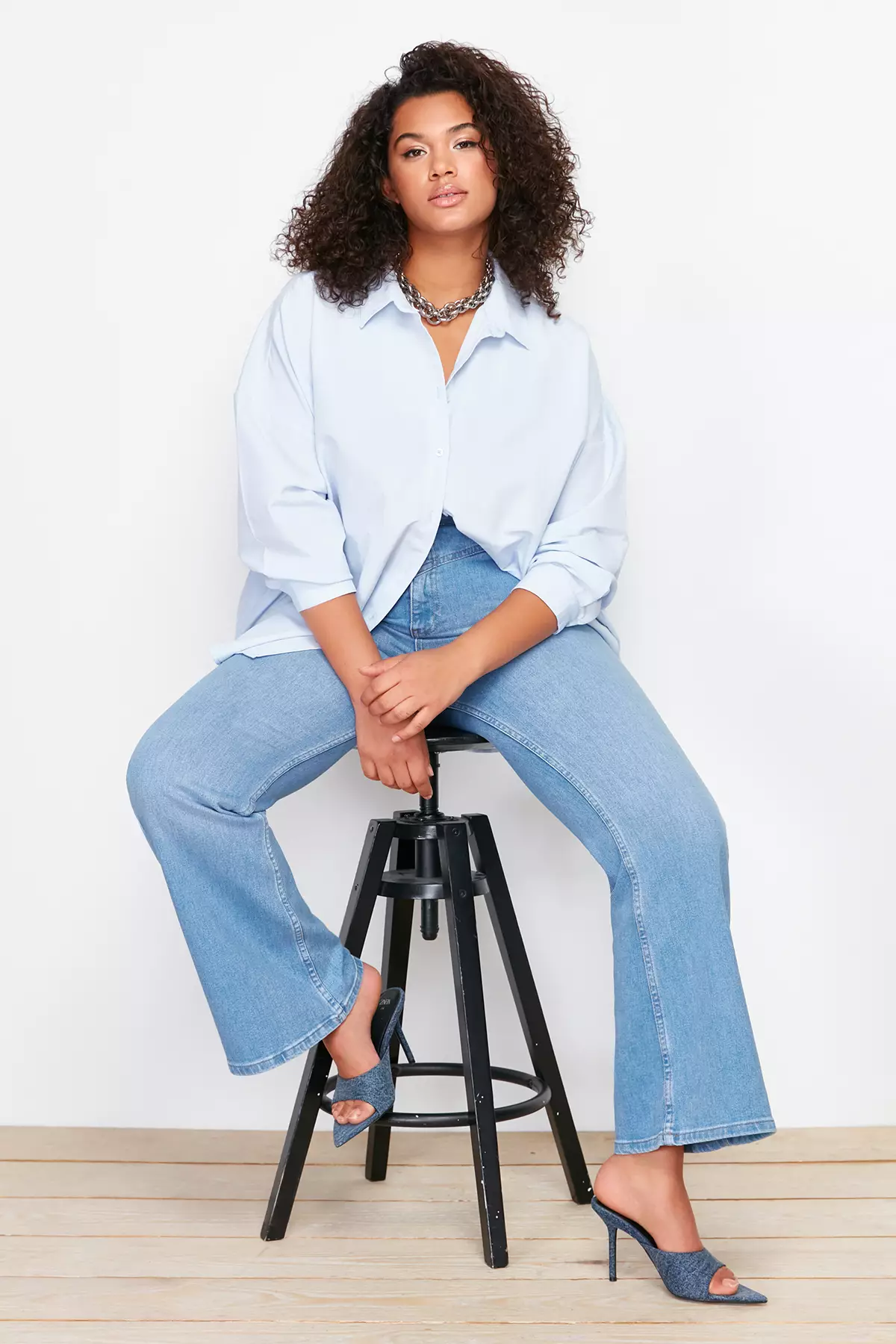 High Waist Comfort Stitch Detail Spanish Leg Flare Fit Jeans