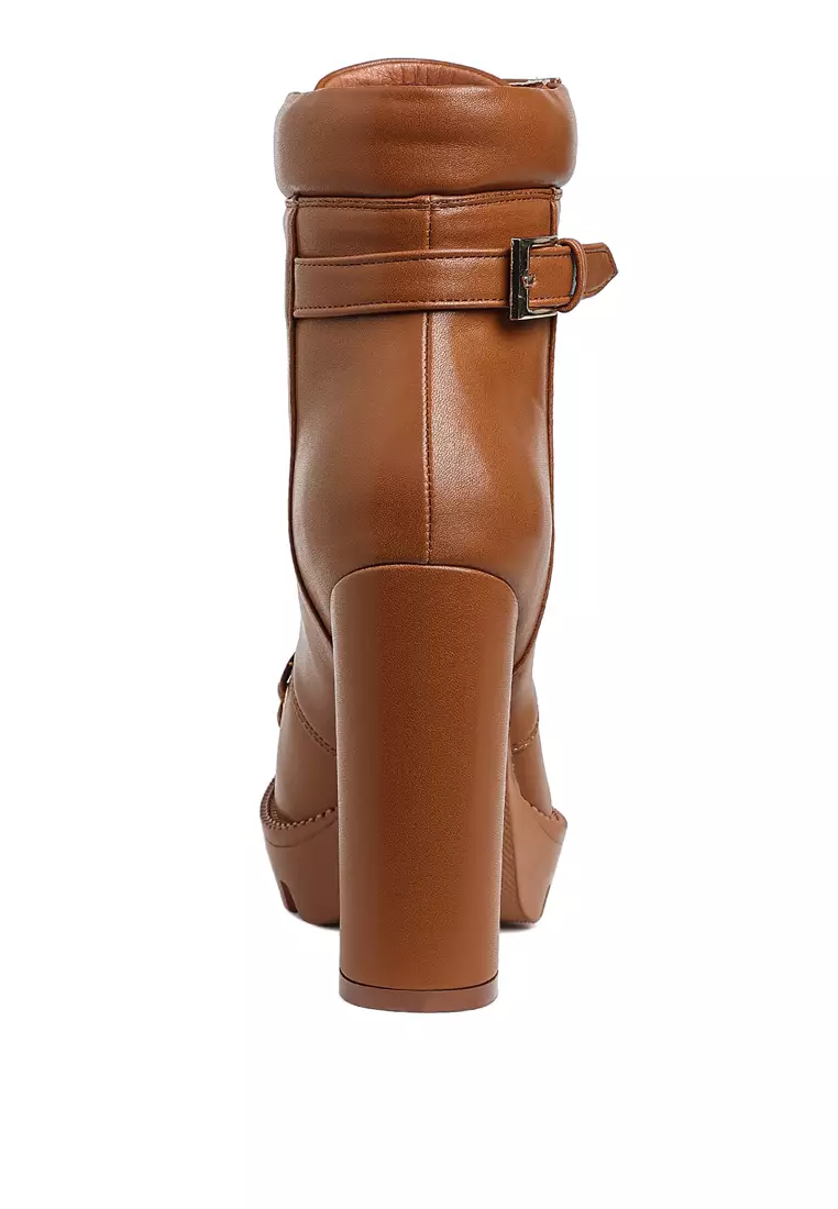 Lace up Combat Boots in Tan