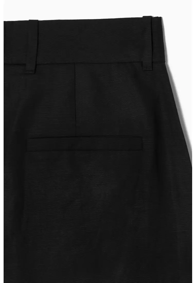 RELAXED LINEN-BLEND WIDE-LEG TROUSERS