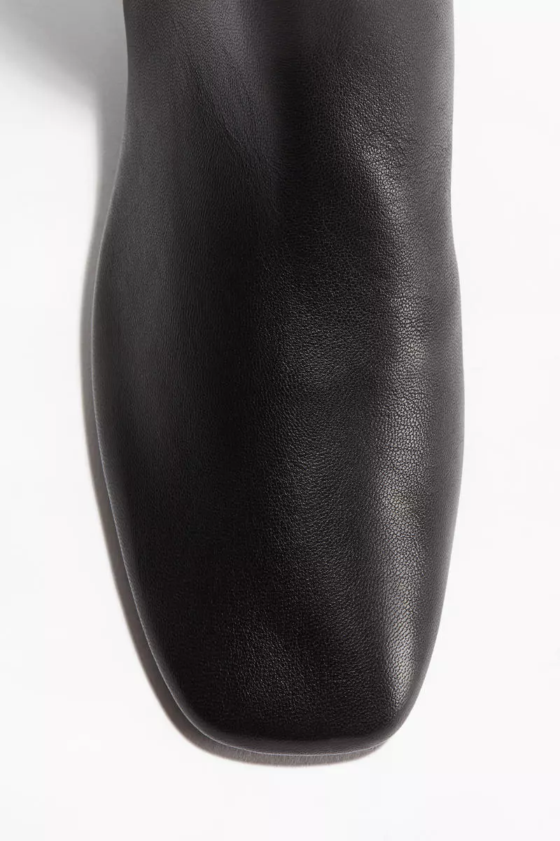 Heeled leather boots
