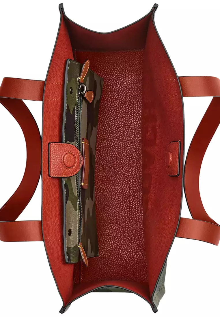 Relay Tote Bag 34 With Camo Print And Coach Graphic - Camo CY811