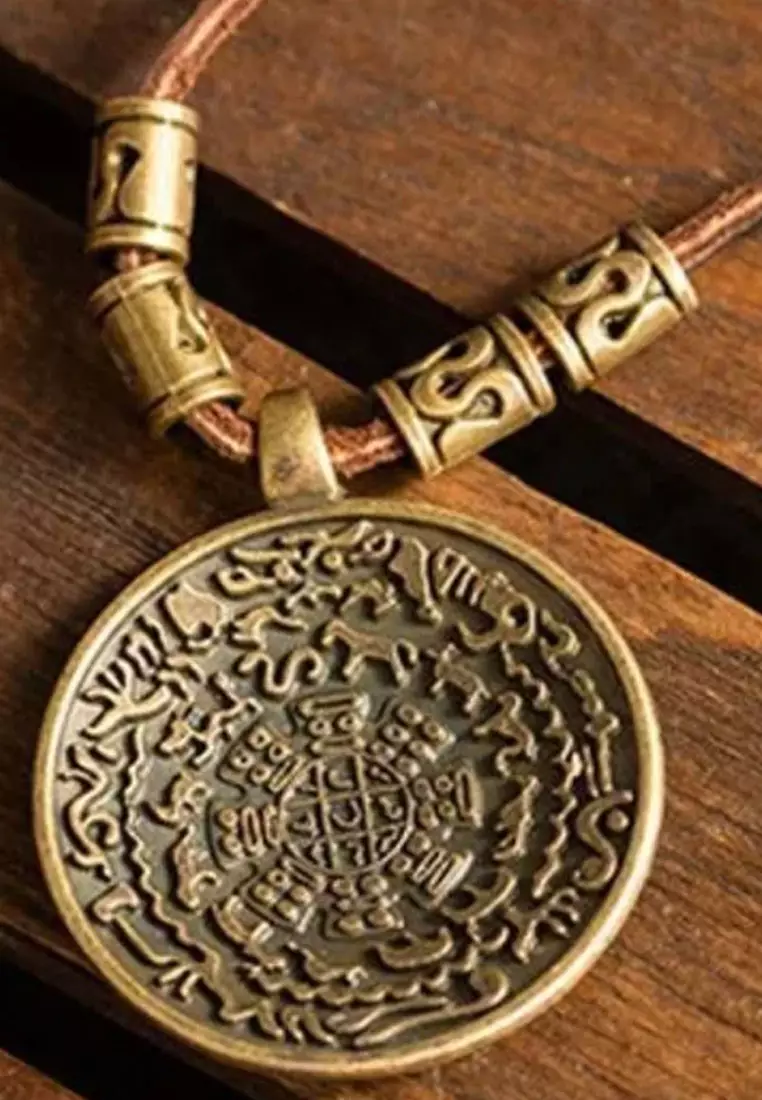 Aksesoris Kalung Kulit Pria Round Pendant Leather Necklace Brown & Gold