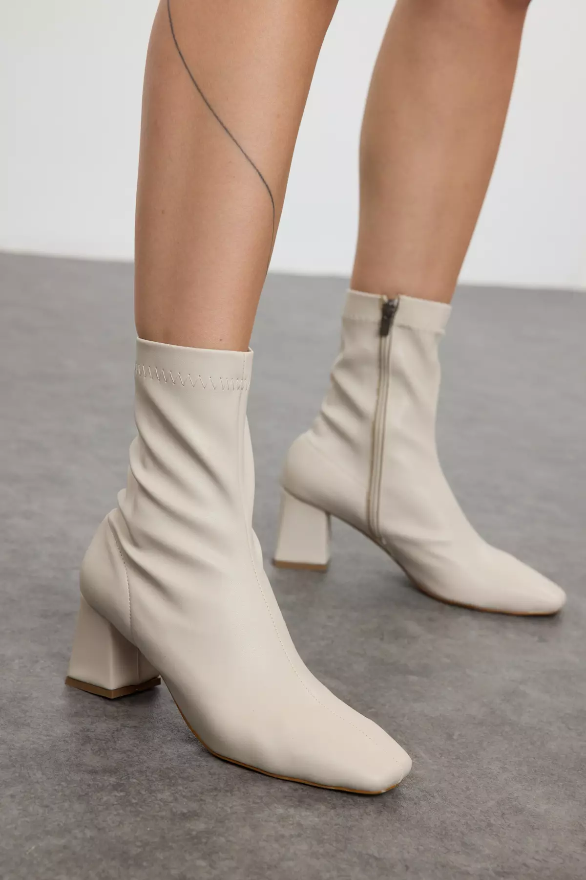 高品質のゴートスキン使用!! お洒落 ◇O&B◇ ANYA HEELS Buy Trendyol Beige Stretch Zippered Women's Block Heeled