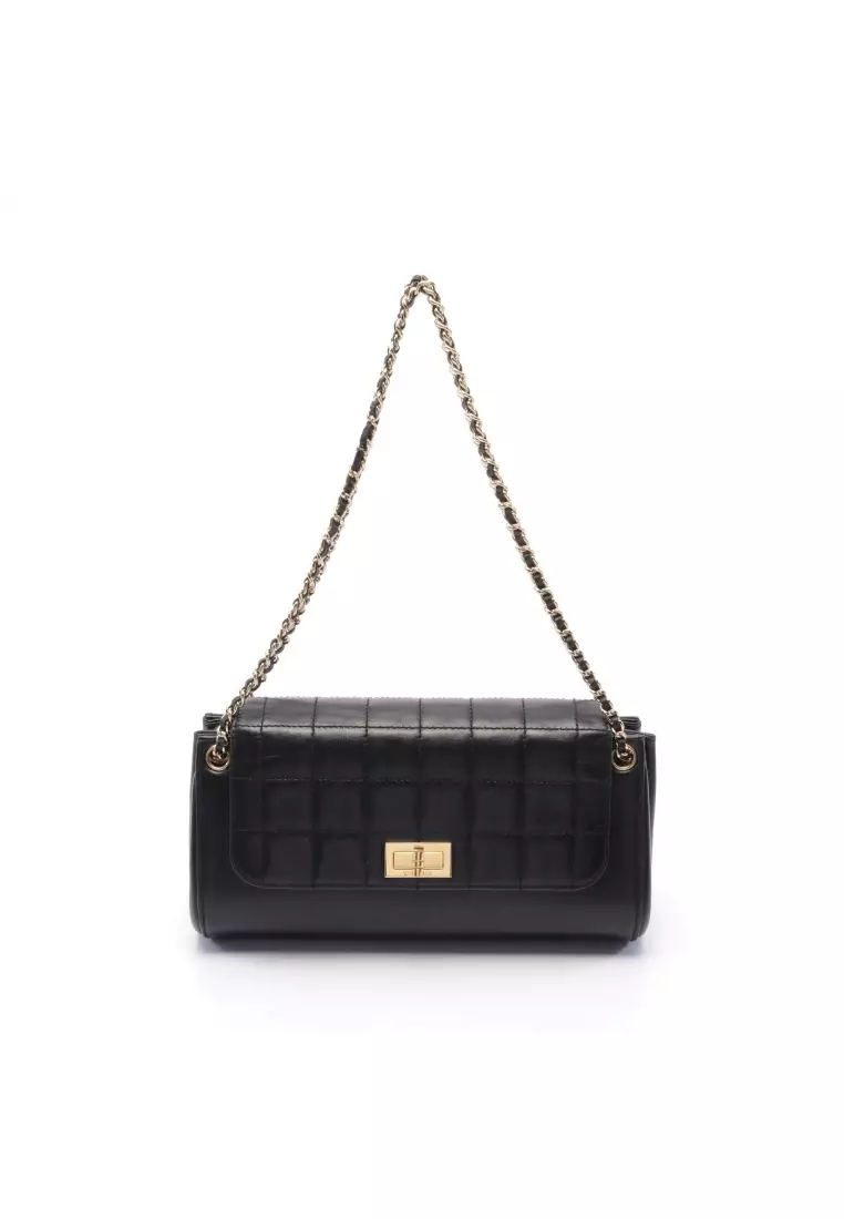 Buy Chanel Pre-loved CHANEL 2.55 chocolate bar chain shoulder bag lambskin  black gold hardware Online