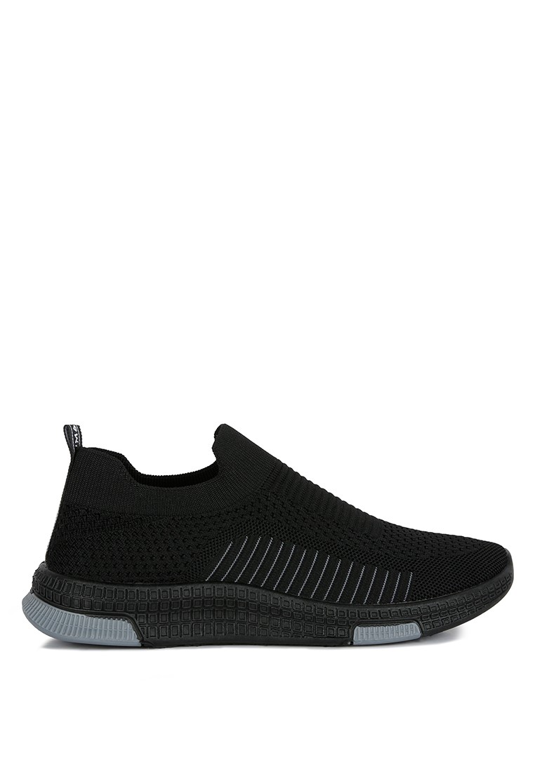 Knitted Slip On Walking Shoes in Black