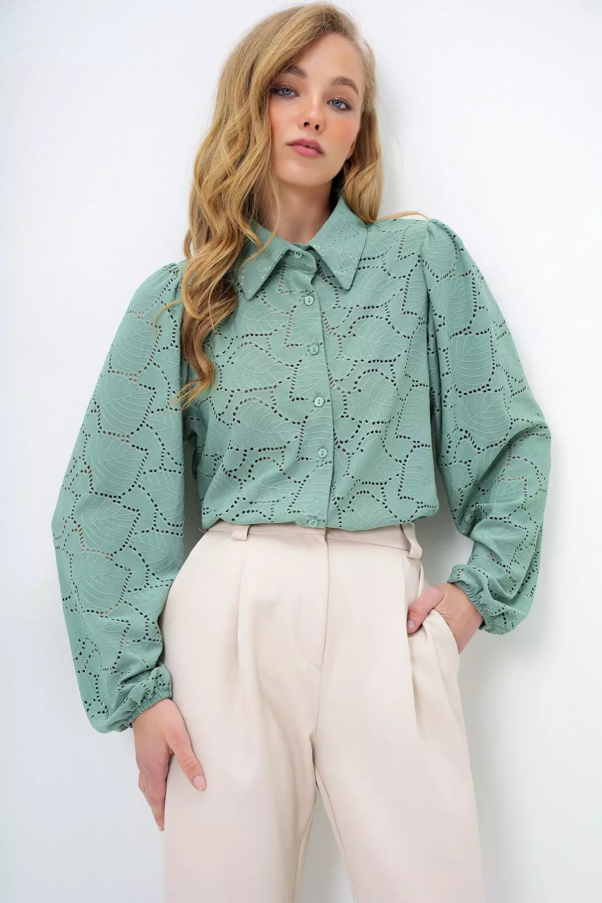 Women's Green Guipure Woven Premium Shirt Alc-X4366