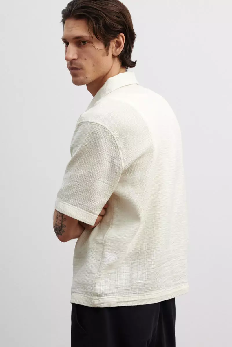 Regular Fit Textured resort shirt