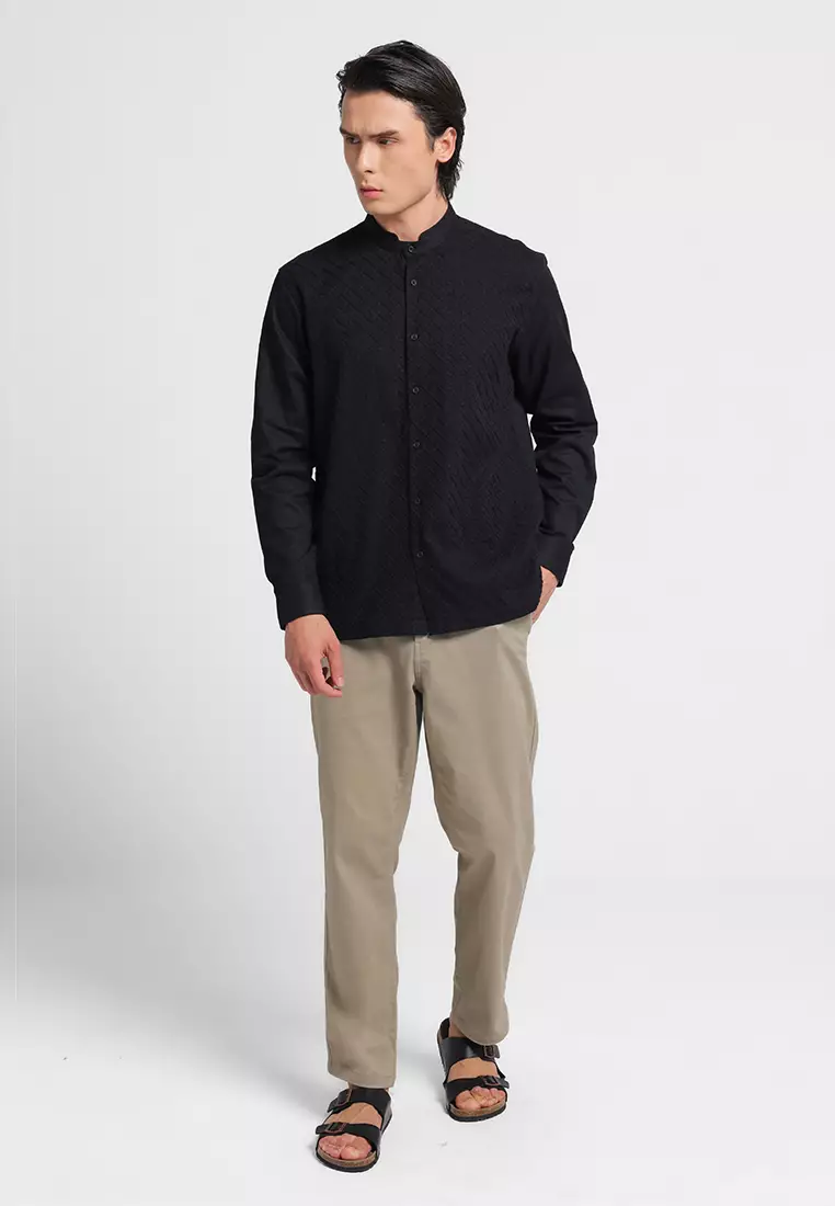 MANZONE - Kemeja Koko Lengan Panjang Pria Khala Comfort Fit - Black Warna Black