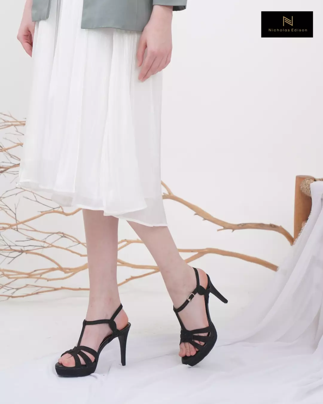 Nicholas Edison Heel Tiara Black