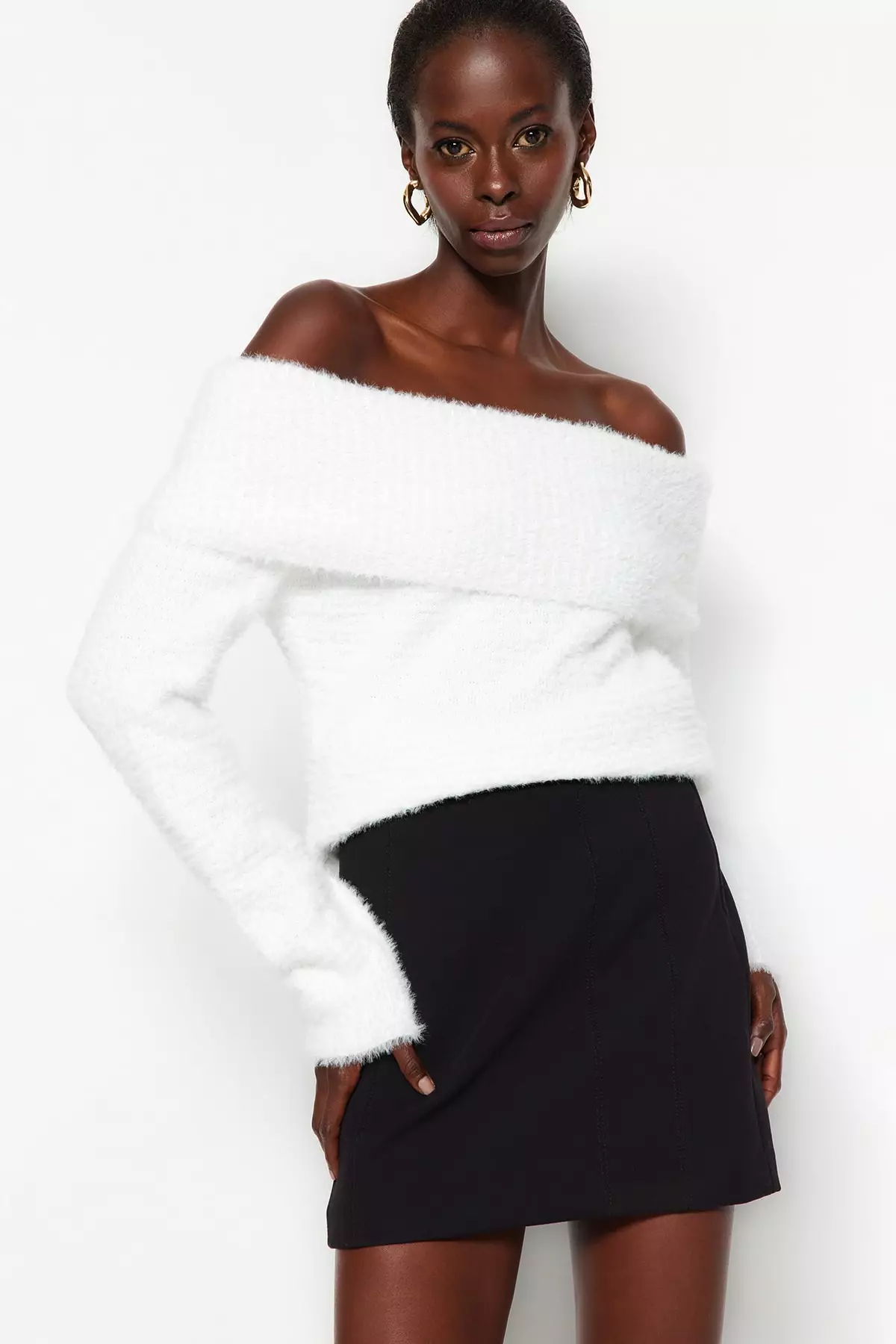 Off the shoulder knitted sweater discount