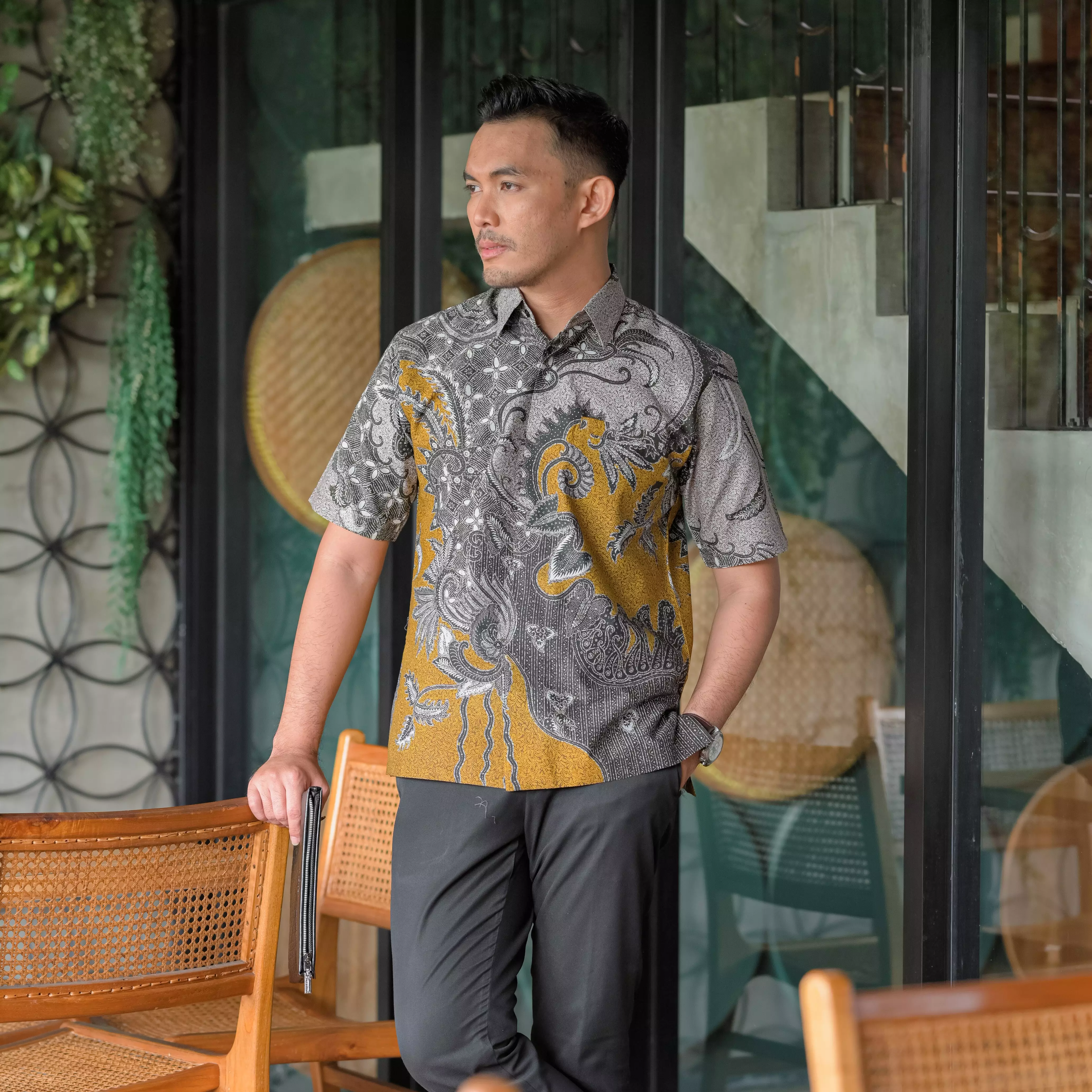 Hem Batik Waqqash Lengan Pendek Batik Tulis Slimfit