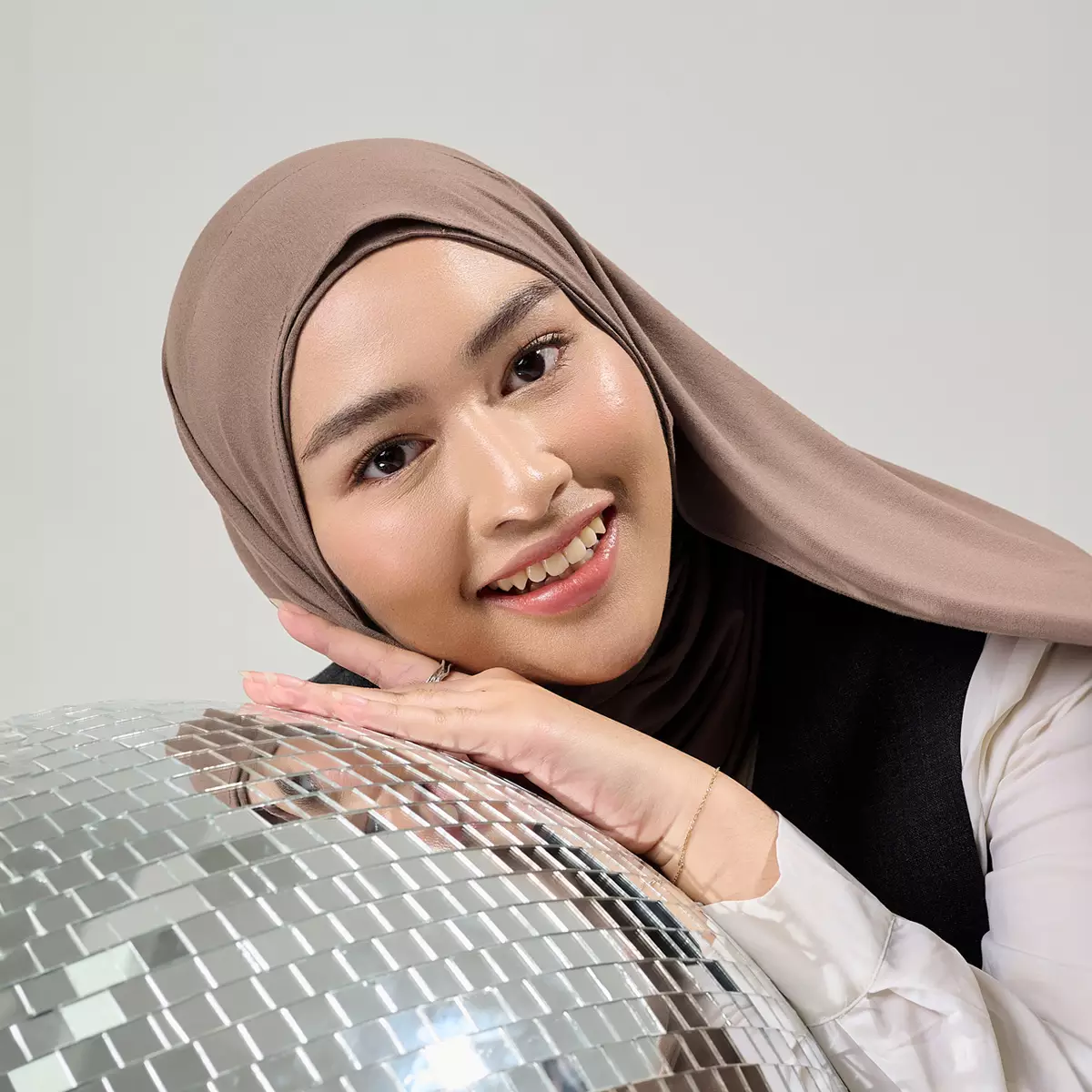 ZM Zaskia Mecca - Sadja Milo | Hijab Instant Segitiga Spandex