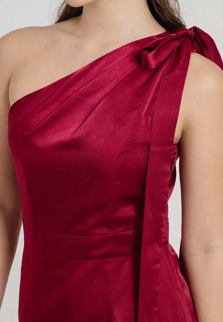 Faith One Shoulder Tulip Dress in Maroon