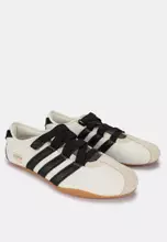 Off White/Core Black/Gum 3