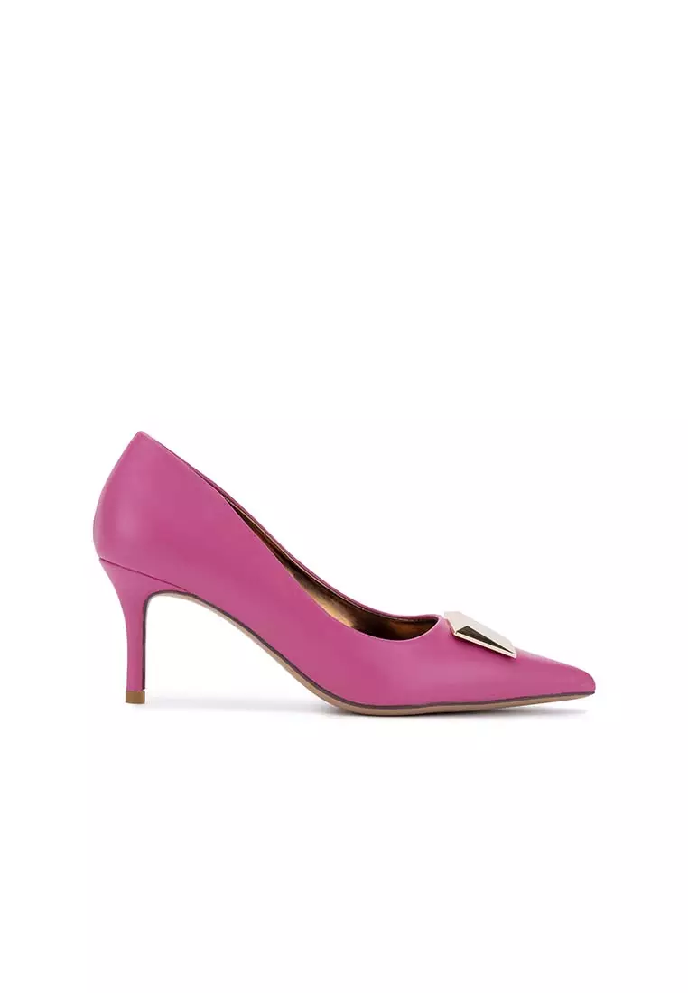 BUCKLED POINTY TOE HEEL PUMP