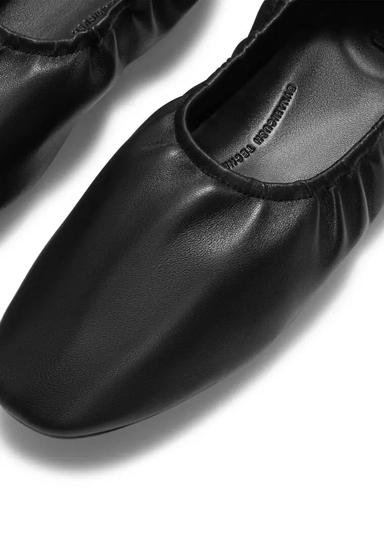DELICATO Women's  Poise Leather Ballerinas - All Black (AAC-090)