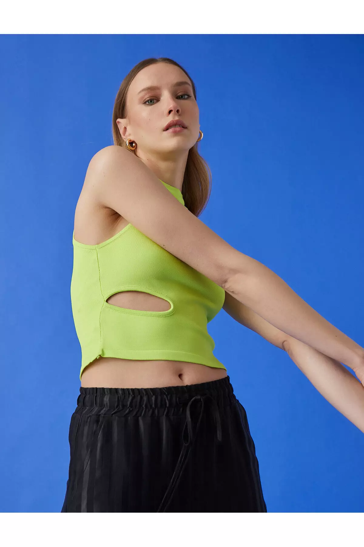 Asymmetrical Cutout Detail Knitwear Top