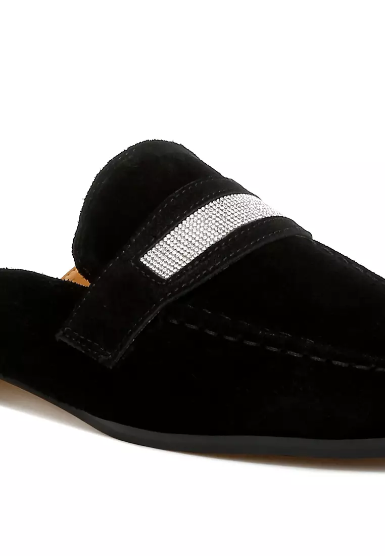 Bagal Suede Tali Berlian Imitasi dalam Warna Hitam