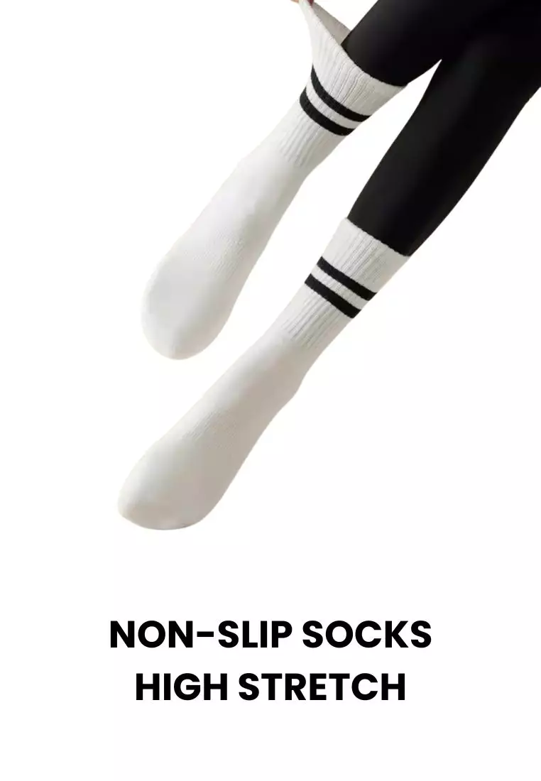 2 Pack Non-Slip Pilates / Yoga Socks in Pink and White