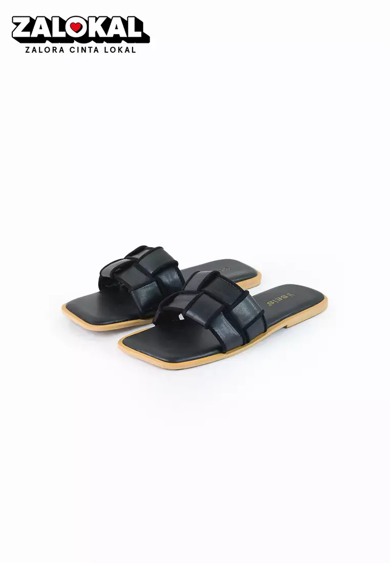 Yotoqxonada irqlararo porno tomosha qiling