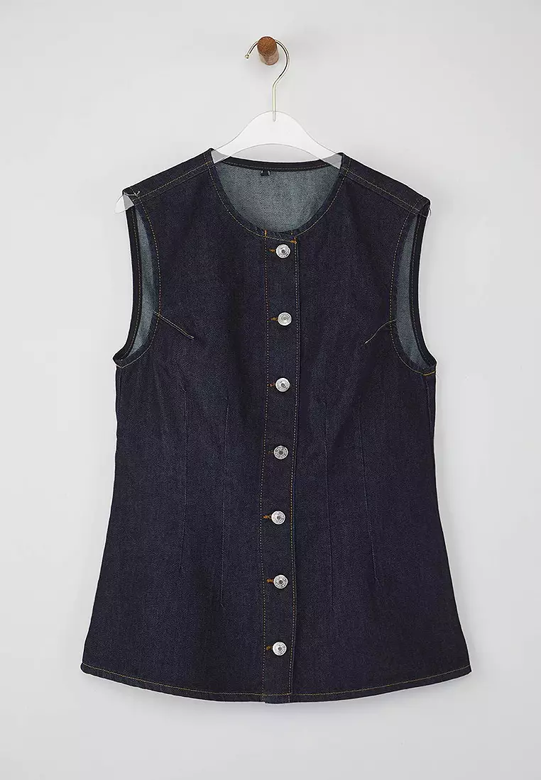 Button Detailed Fitted Denim Vest