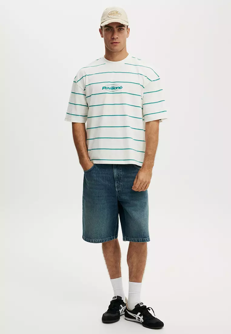 Cropped Fit Graphic T-Shirt