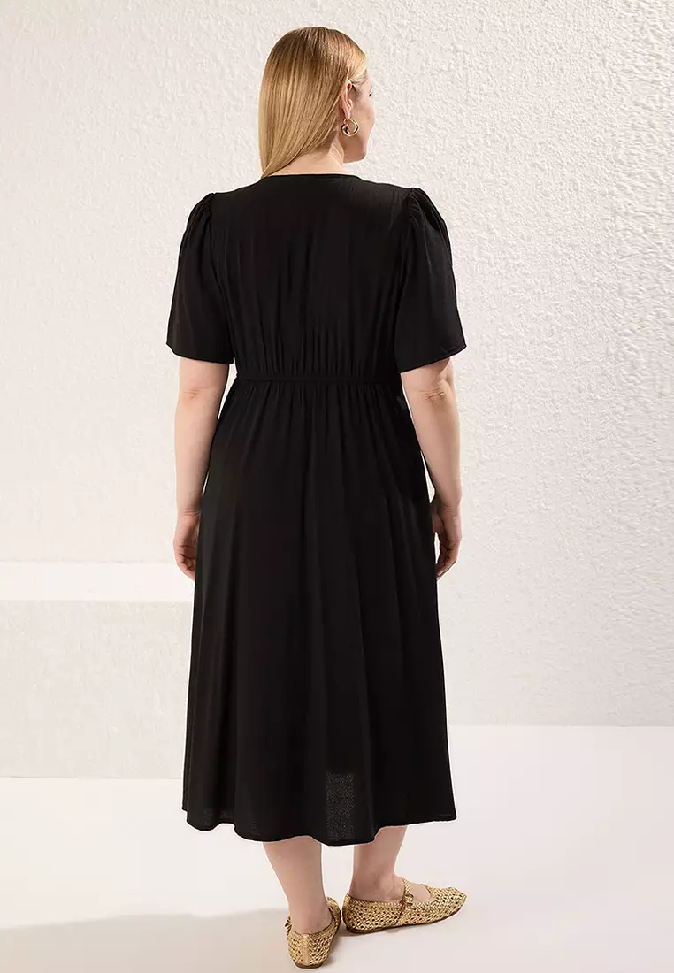 Black Short Sleeve Lace Collar Buttoned Midi Woven Plus Size Dress