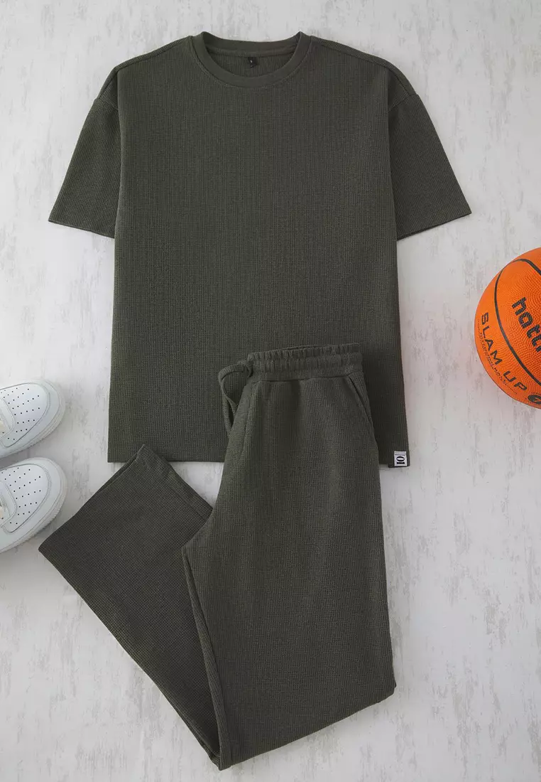 Khaki Oversize/Wide Cut Textured Tracksuit TMNSS25EM00010