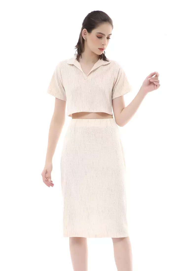 Nayra One Set Setelan Atasan Crop Lengan Pendek Rok Wanita Plain Motive Material Knit ORIGINAL - Peach