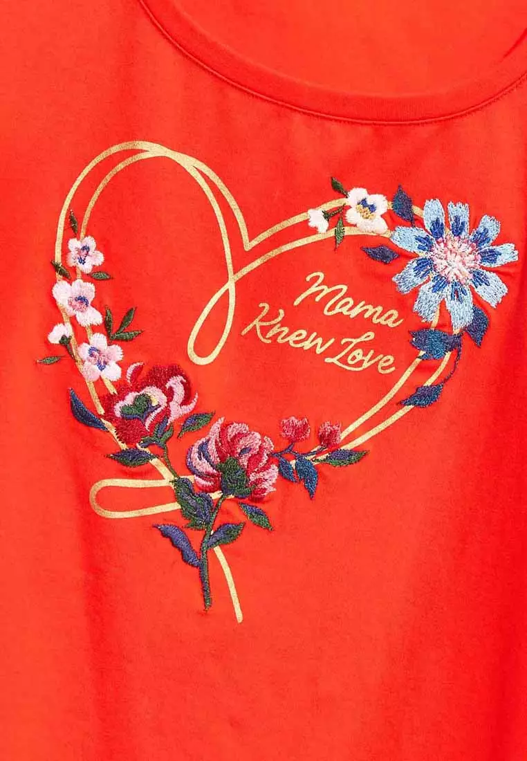 Front Graphic Basic Red Tee