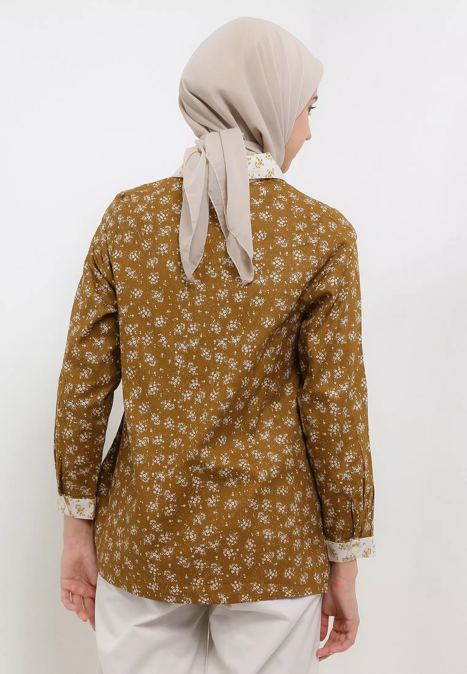 MFMW Elsie Atasan Blouse Brown Motif Bunga