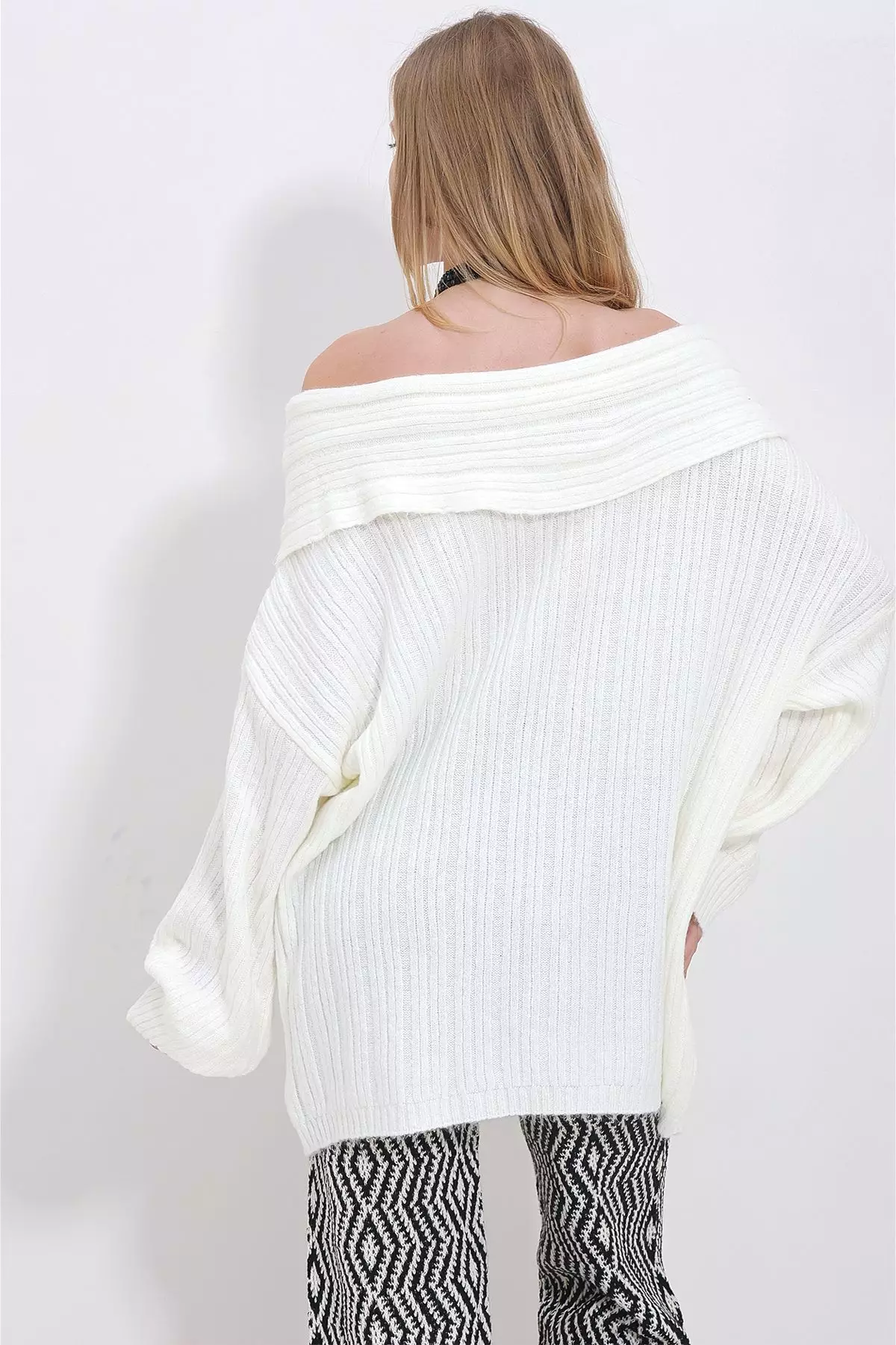 Madonna Collar Oversize Sweatshirt