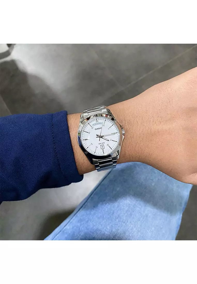 MTP-1370D-7A3 Men Analog Watch with Silver Stainless Steel Band