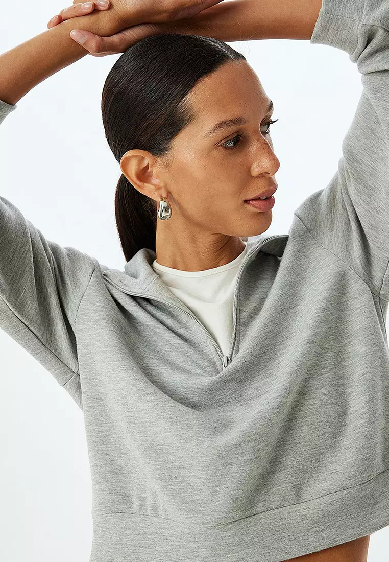 Basic Polo Neck Sweatshirt With Half Zipper Detail