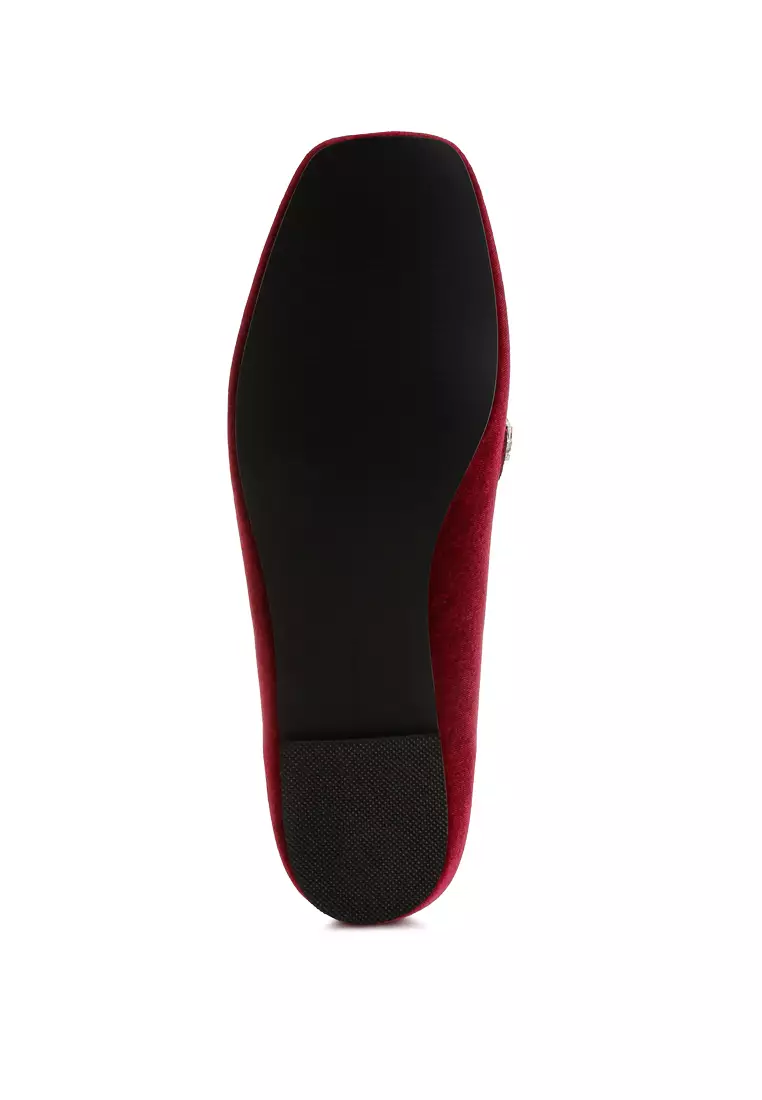 Sepatu Loafer Tali Berlian Beludru Warna Merah Tua