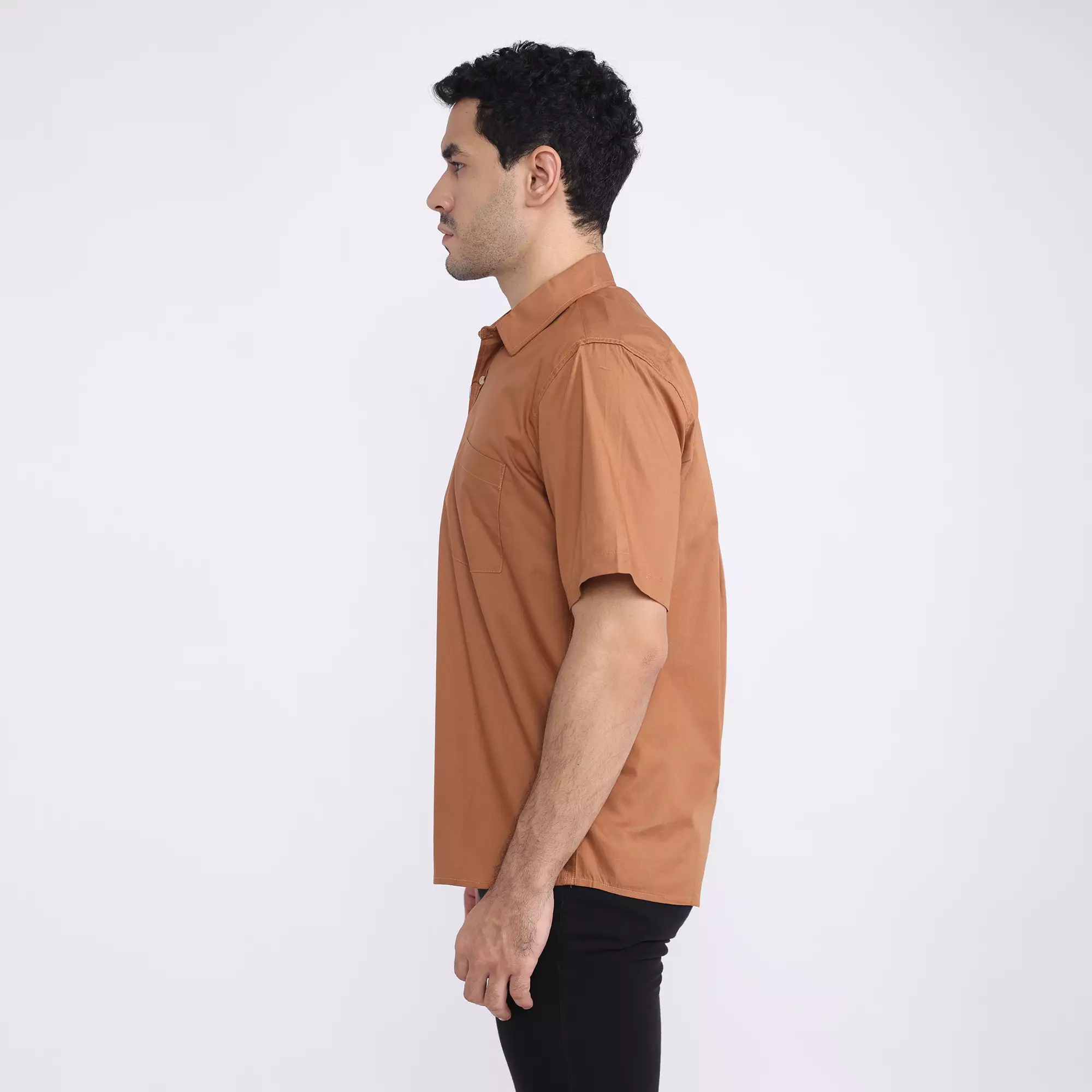 LARUSSO Kemeja Big Size Poplin Slim Fit Pria Lengan Pendek - Mocha