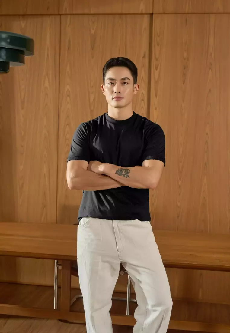 Kale Beta Black / Kaos Polos Pria Lengan Pendek