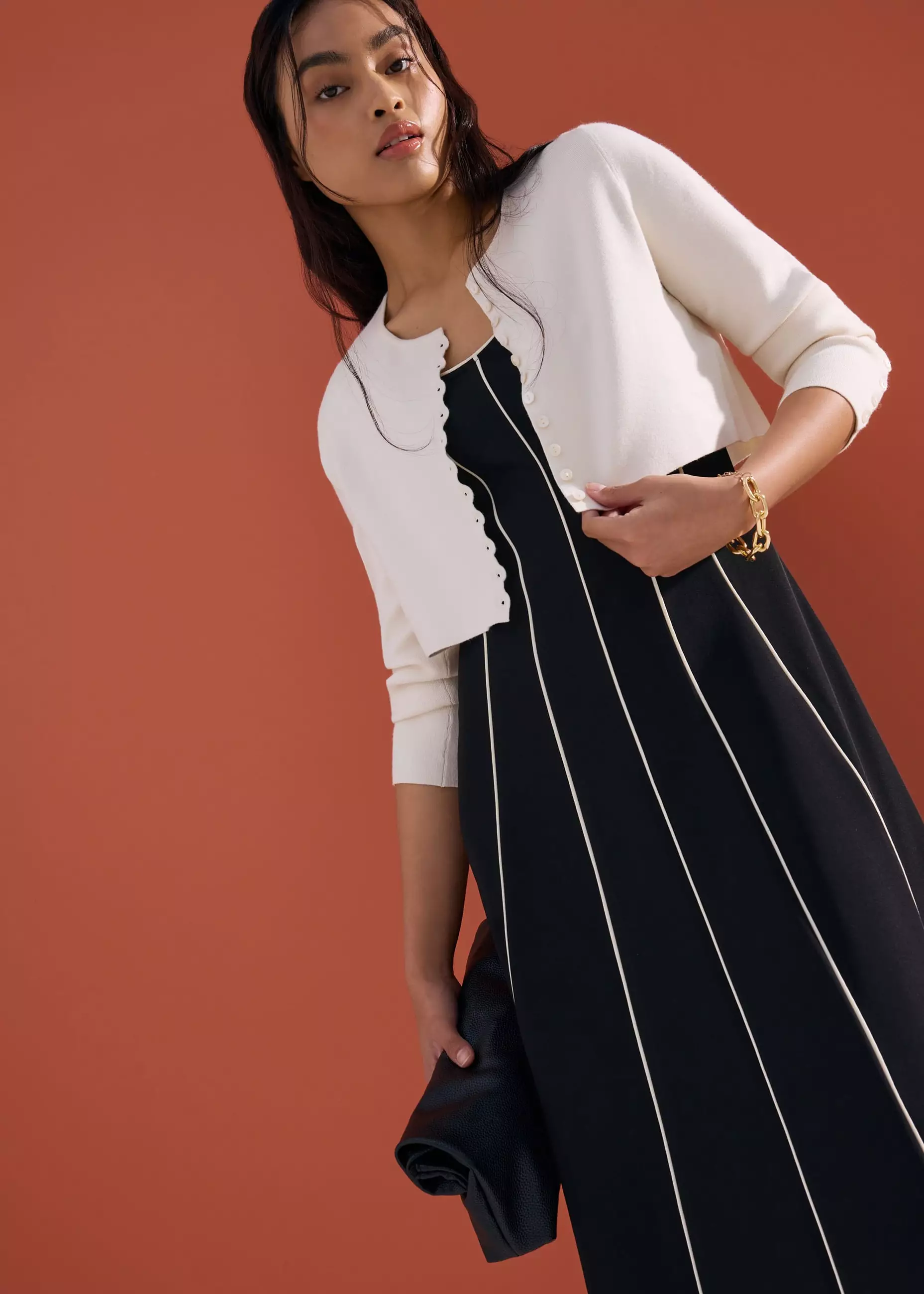 Dress Wanita - Contrast Colour Panelled V-neck Fit & Flare Midi Dress