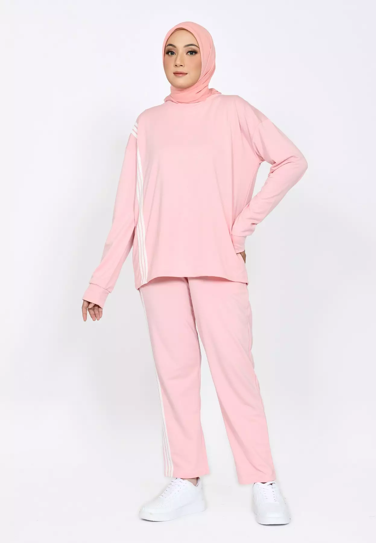 SET Training Sporty Trisya